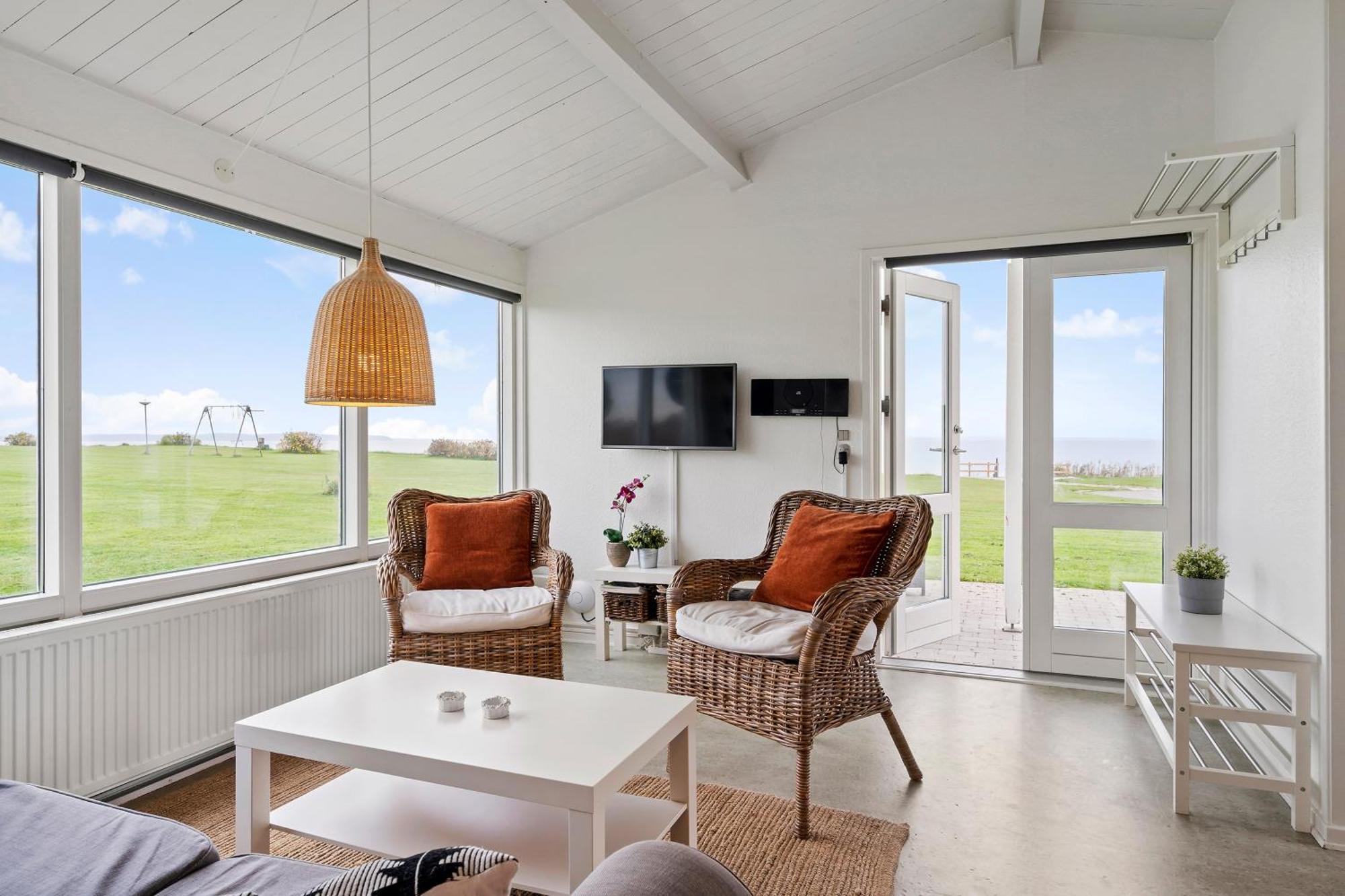 Immaculate 2-Bed House At The Beach 12H Brenderup Exterior photo